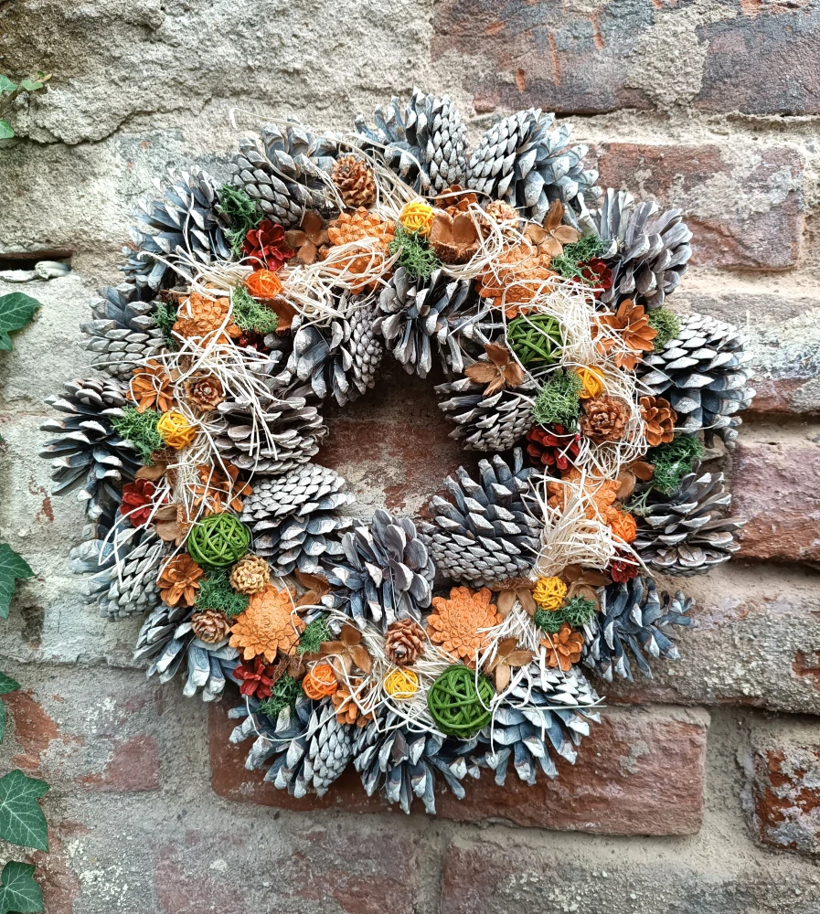 Šišky a ratanové kuličky 