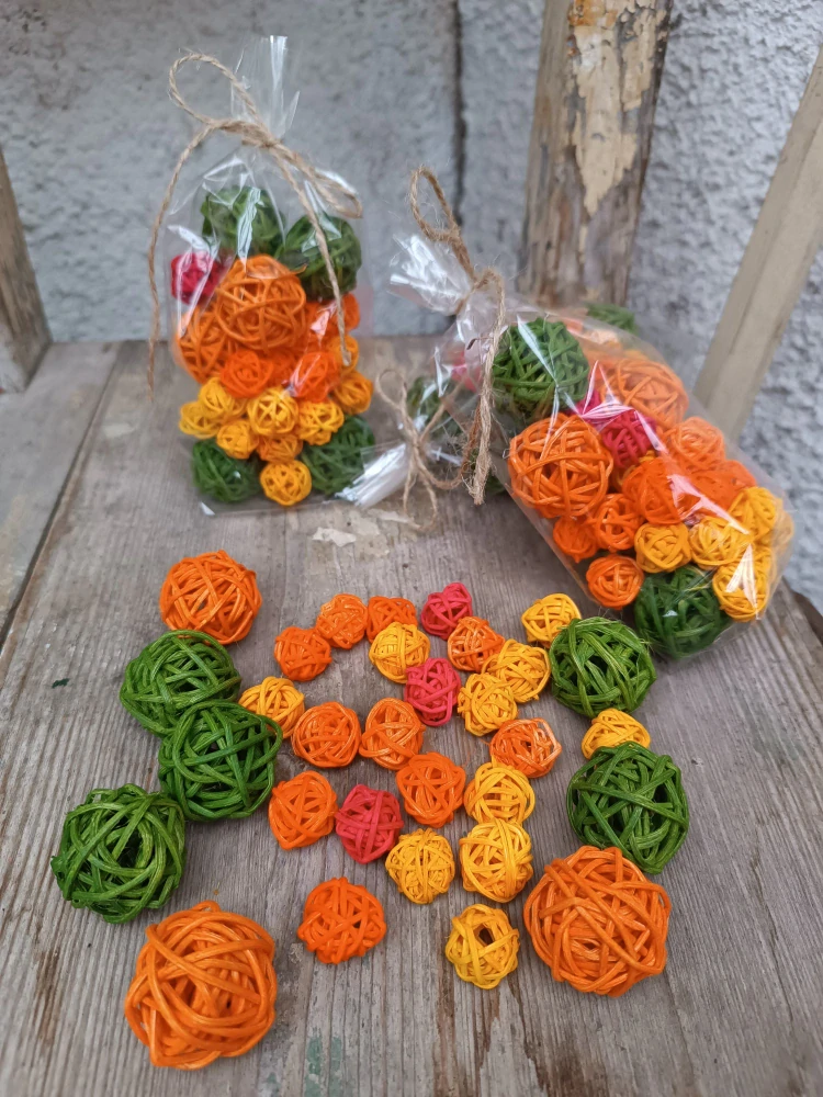 Mix barevných ratanovýck kuliček 