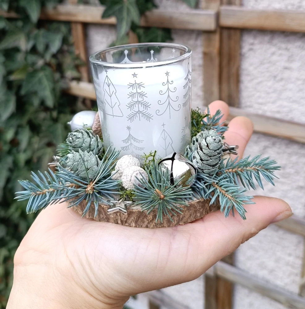 Svícen se stromečky