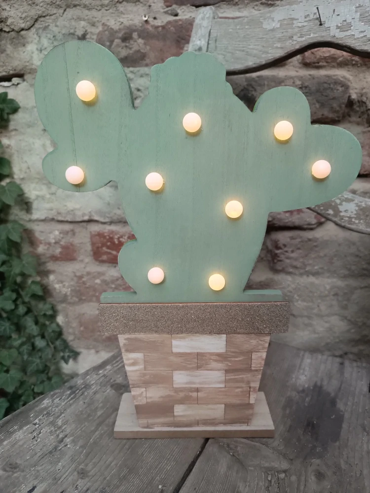 Dřevěný kaktus II.