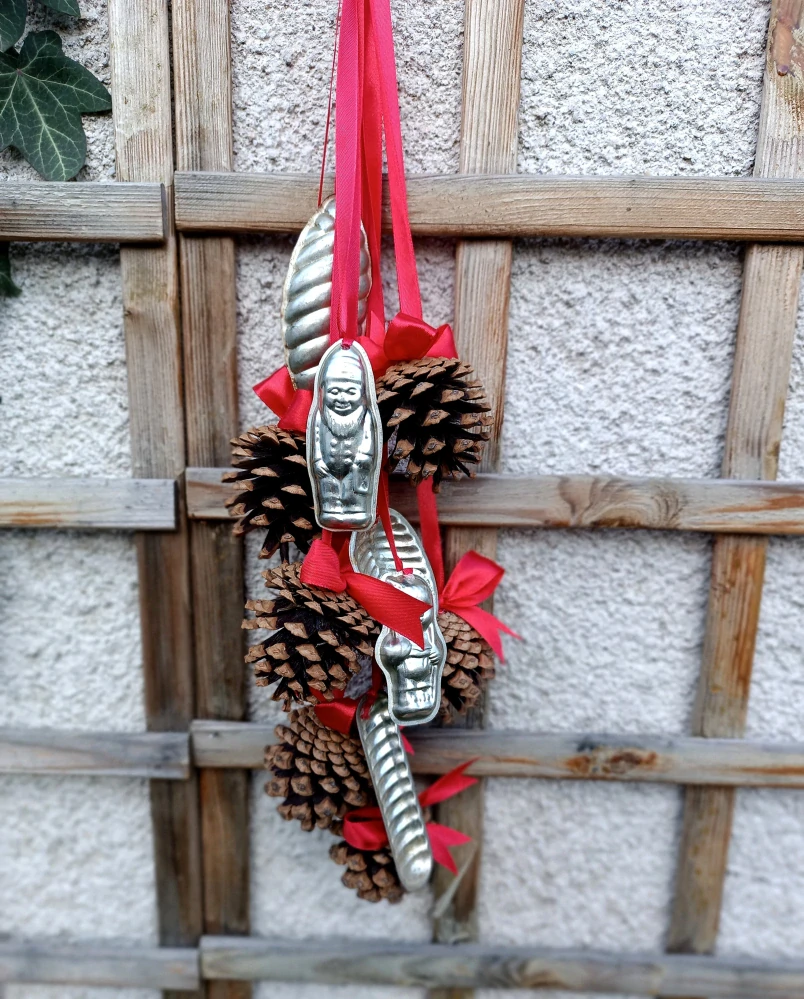 Závěs s formičkami 