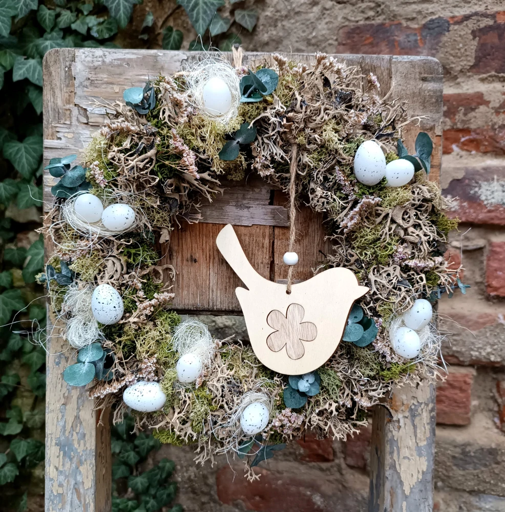 Věnec s dřevěným ptáčkem 