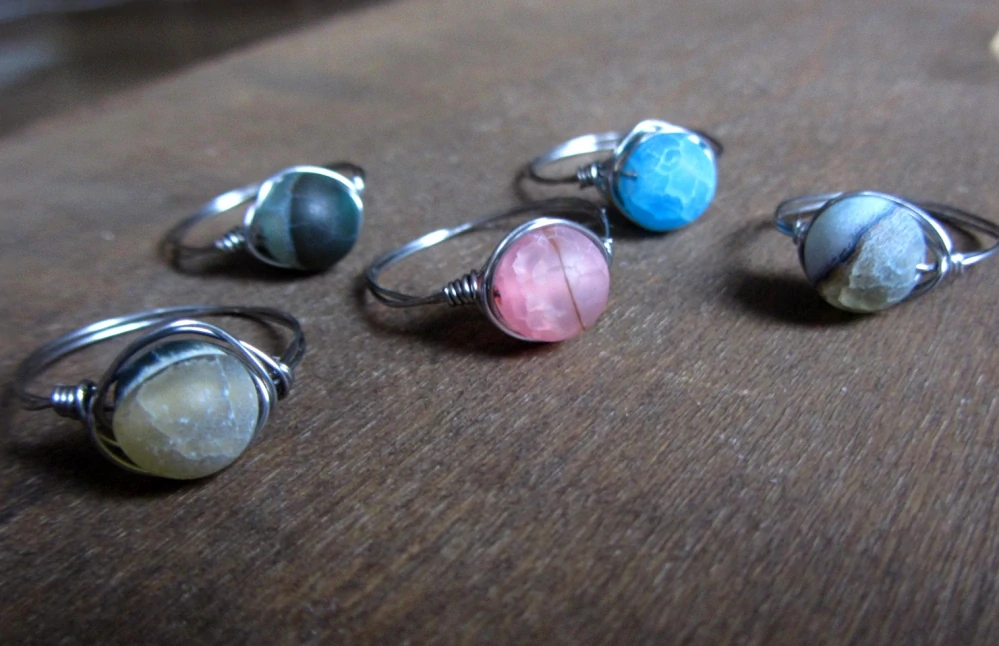 Achát krakelovaný matný, mix barev