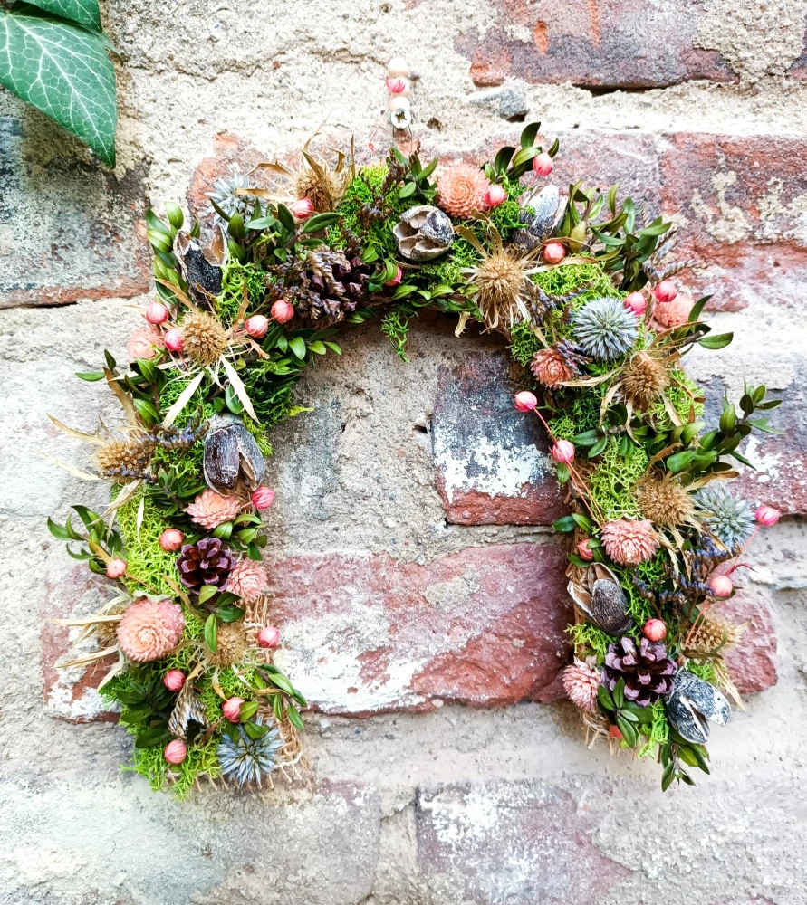 Celoroční dekorace ve tvaru duhy 