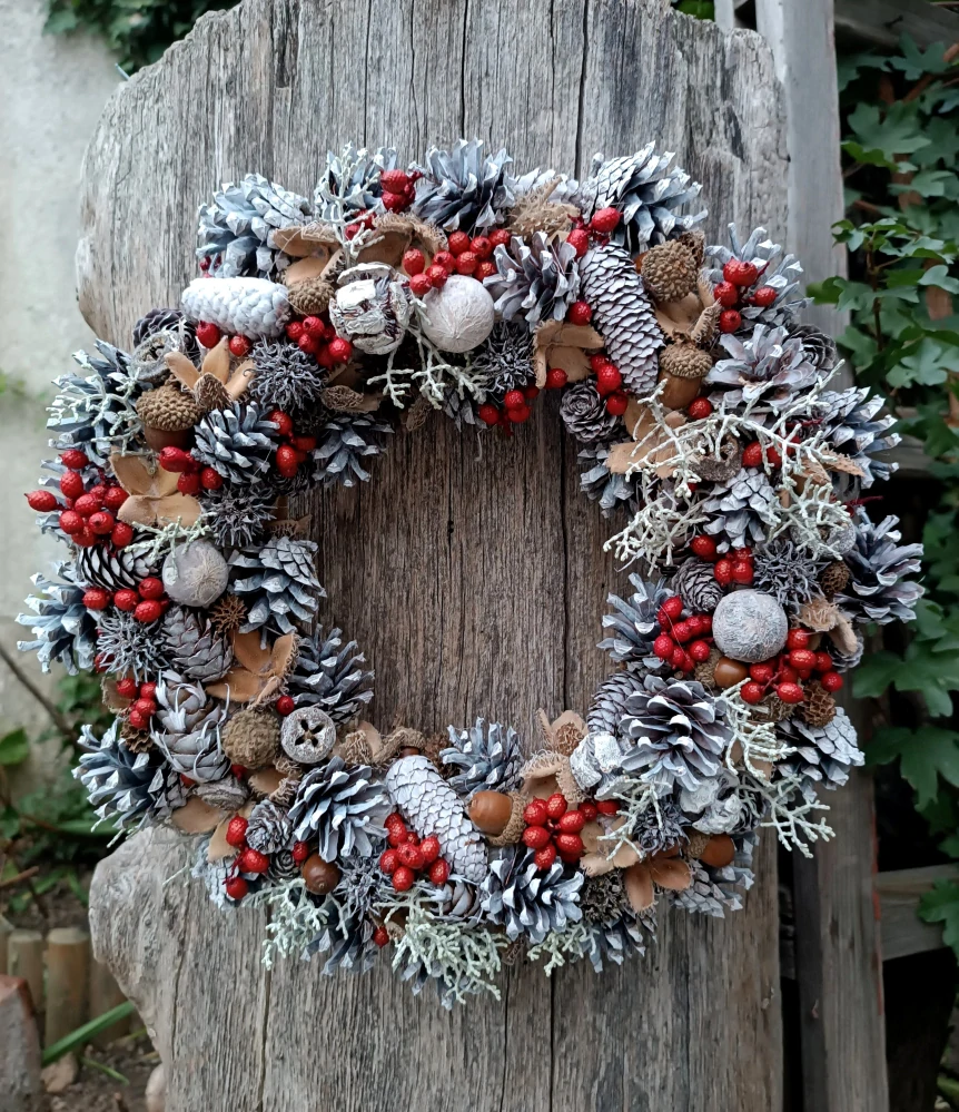 Bíločervené Vánoce, malý věnec 