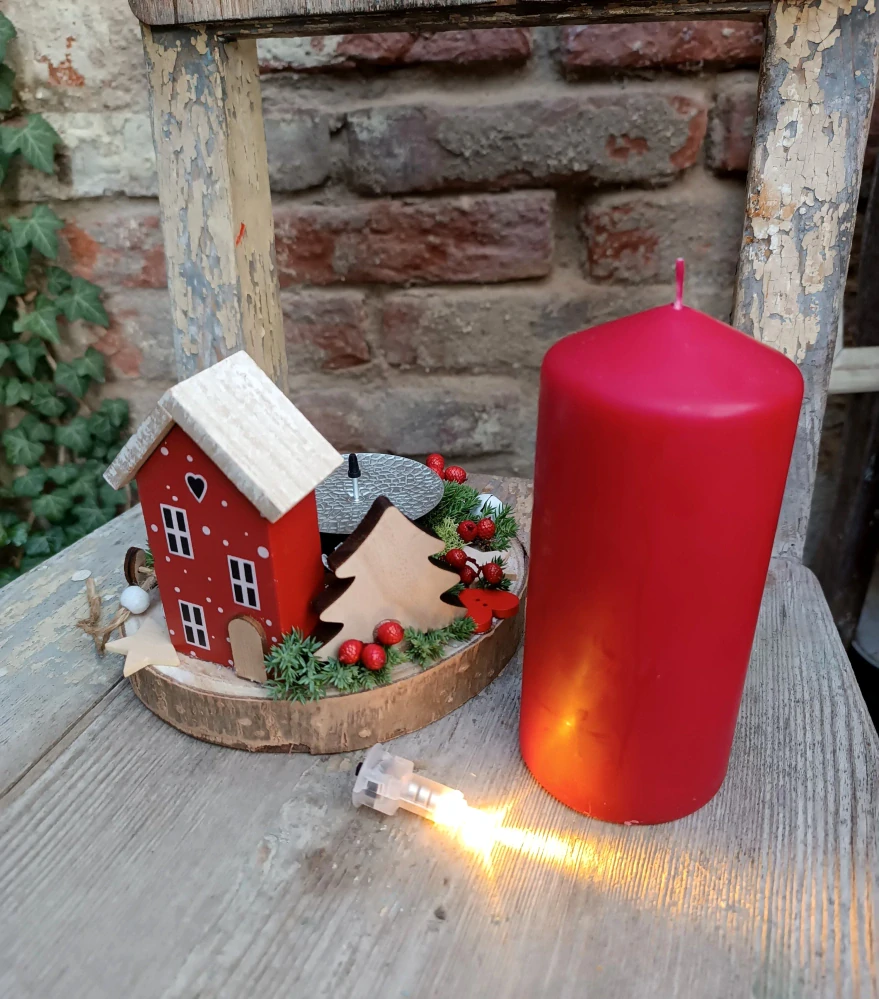 Svícen s domečkem, svítící 