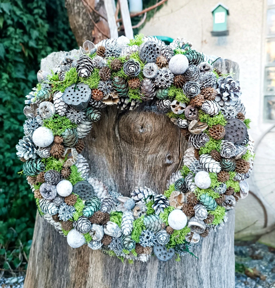 Celoroční věnec v jemných tónech 