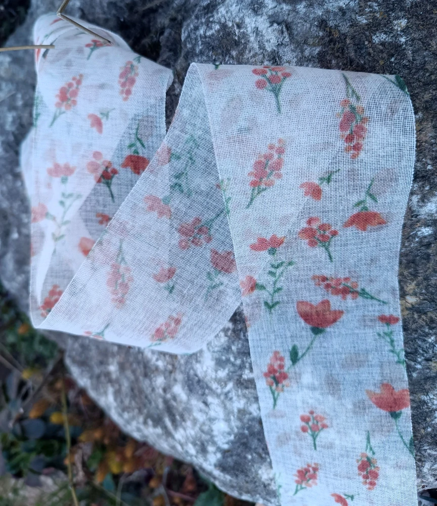 Stuha s oranžovými květy 