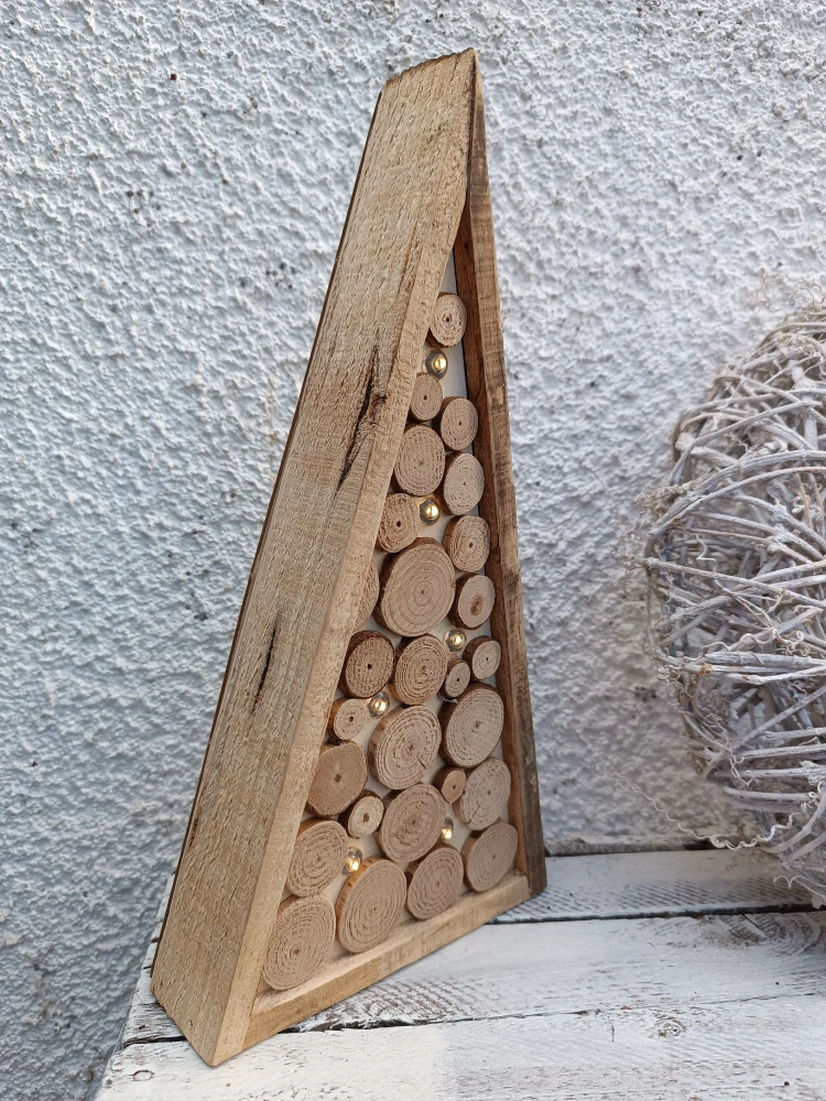 Dřevěný stromeček 