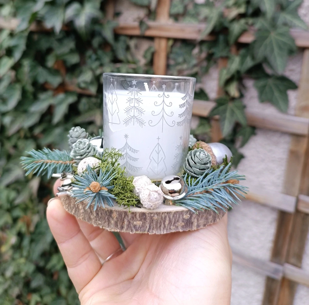 Svícen se stromečky