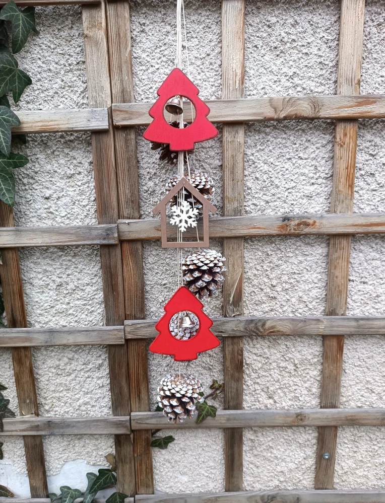 Závěs s domečkem a stromečky