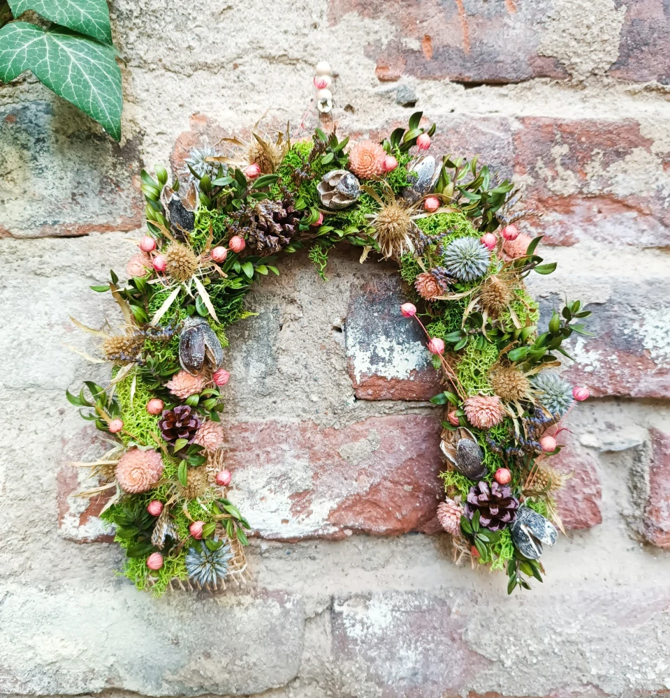 Celoroční dekorace ve tvaru duhy 