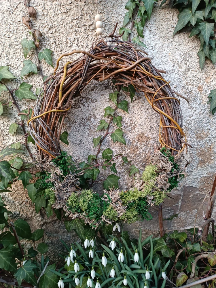 Proutěný věnec k dotvoření