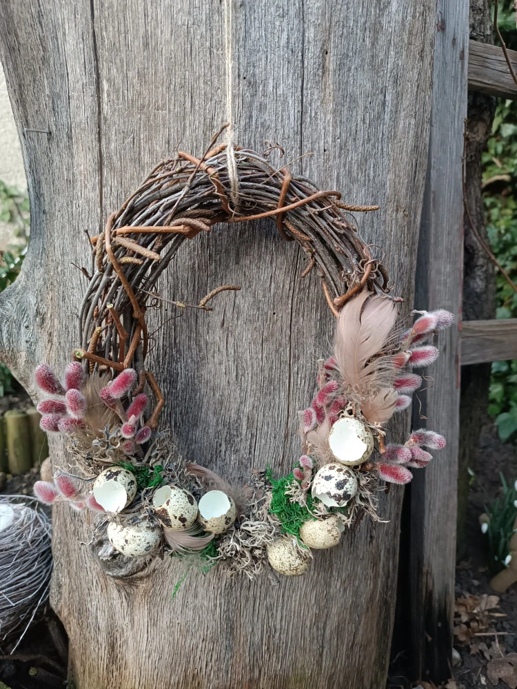 Křepelčí vajíčka v proutěném vajíčku 