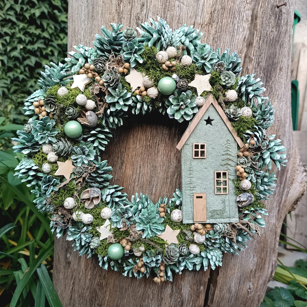 Zelený domeček v lese