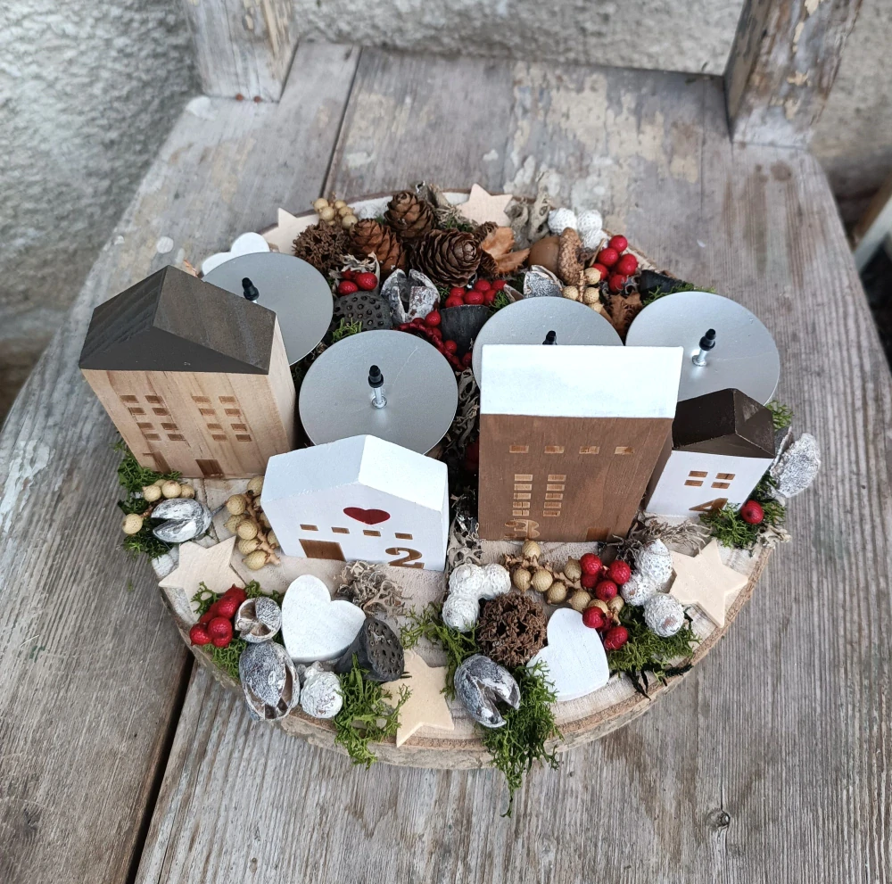 Adventní svícen s domečky, na dřevě