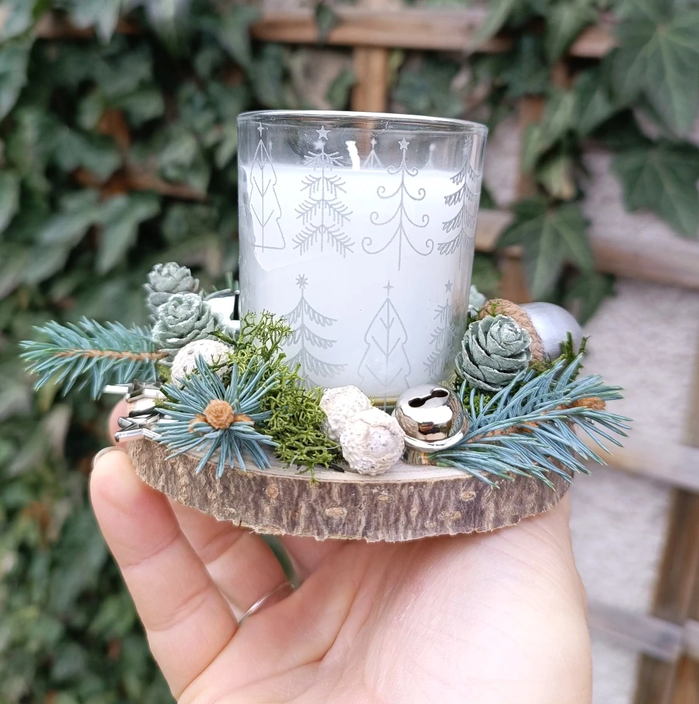 Svícen se stromečky