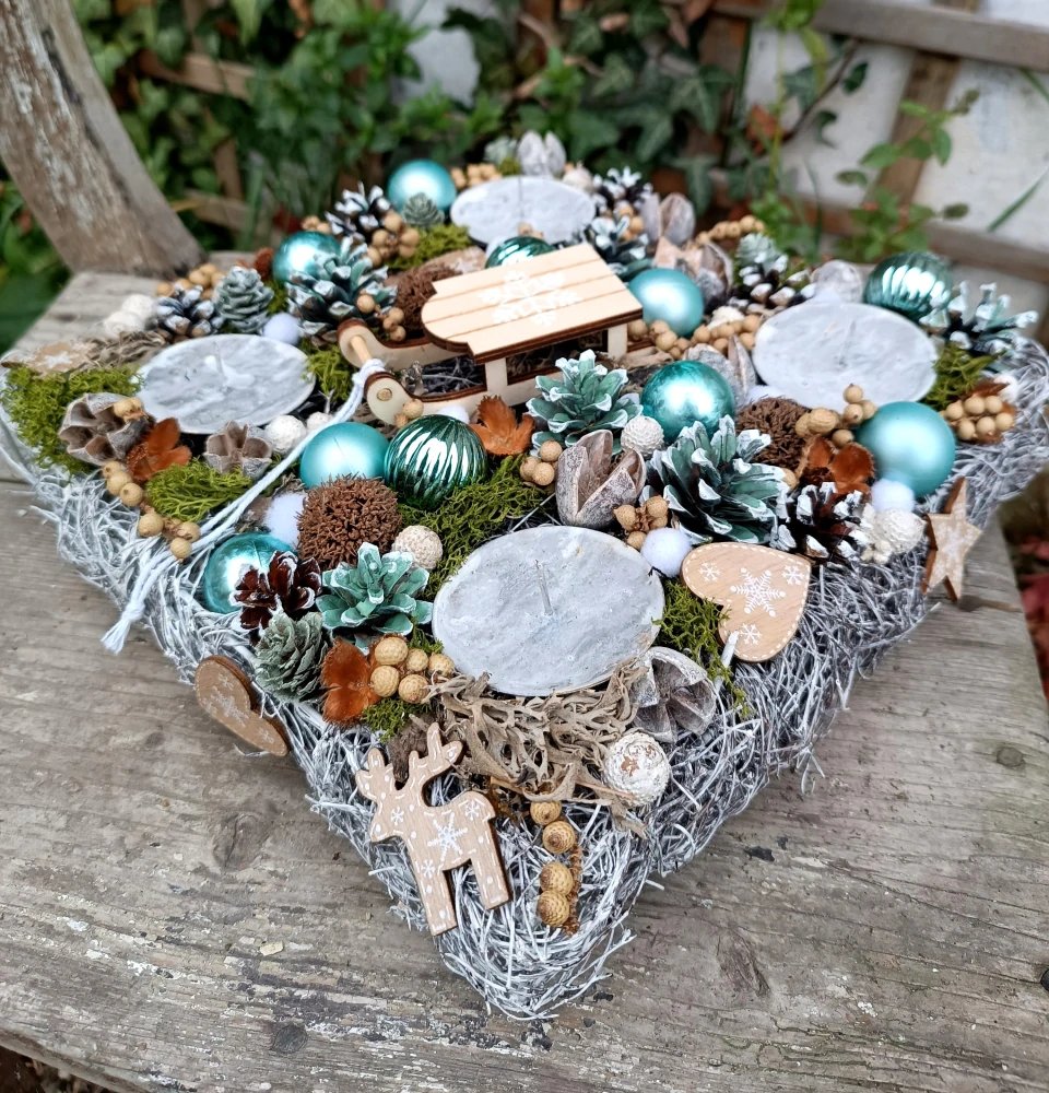 Čtvercový adventní svícen 