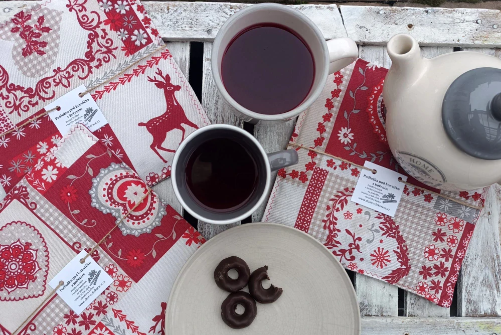 Velká aromatická podložka pod konvičku