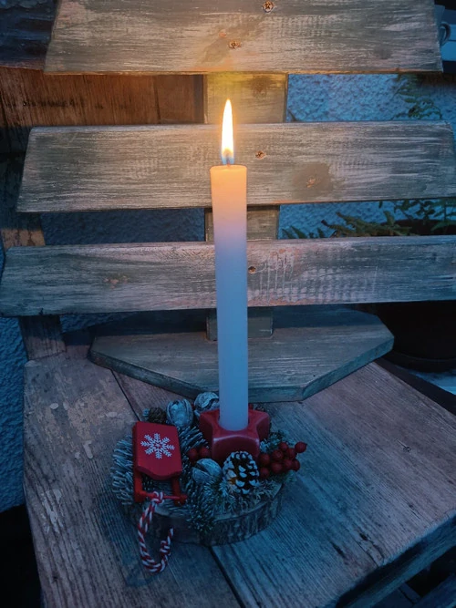 Vánoční svícen na kulatině 