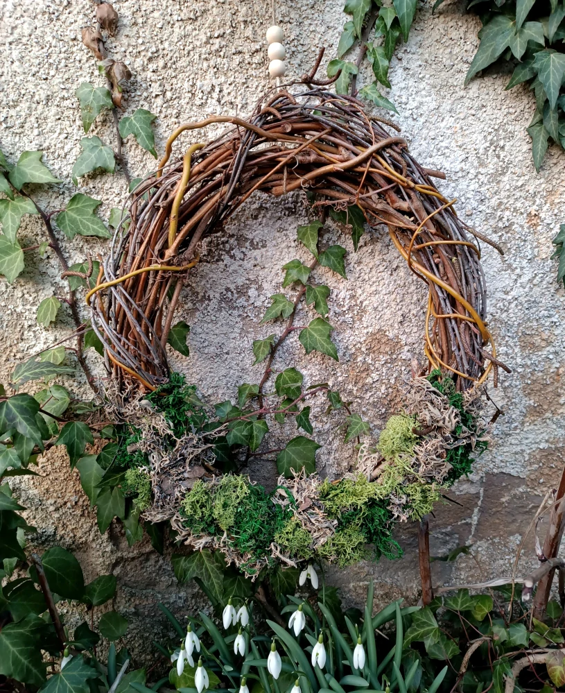 Proutěný věnec k dotvoření