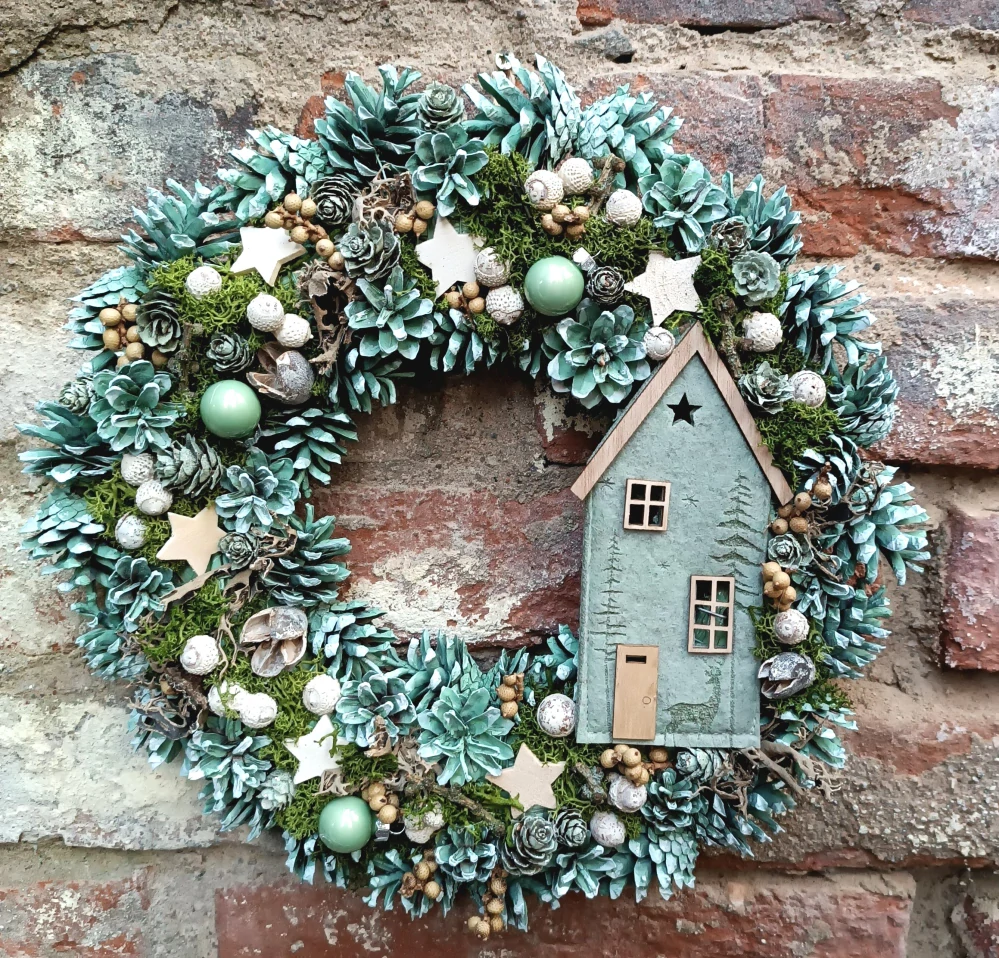 Zelený domeček v lese