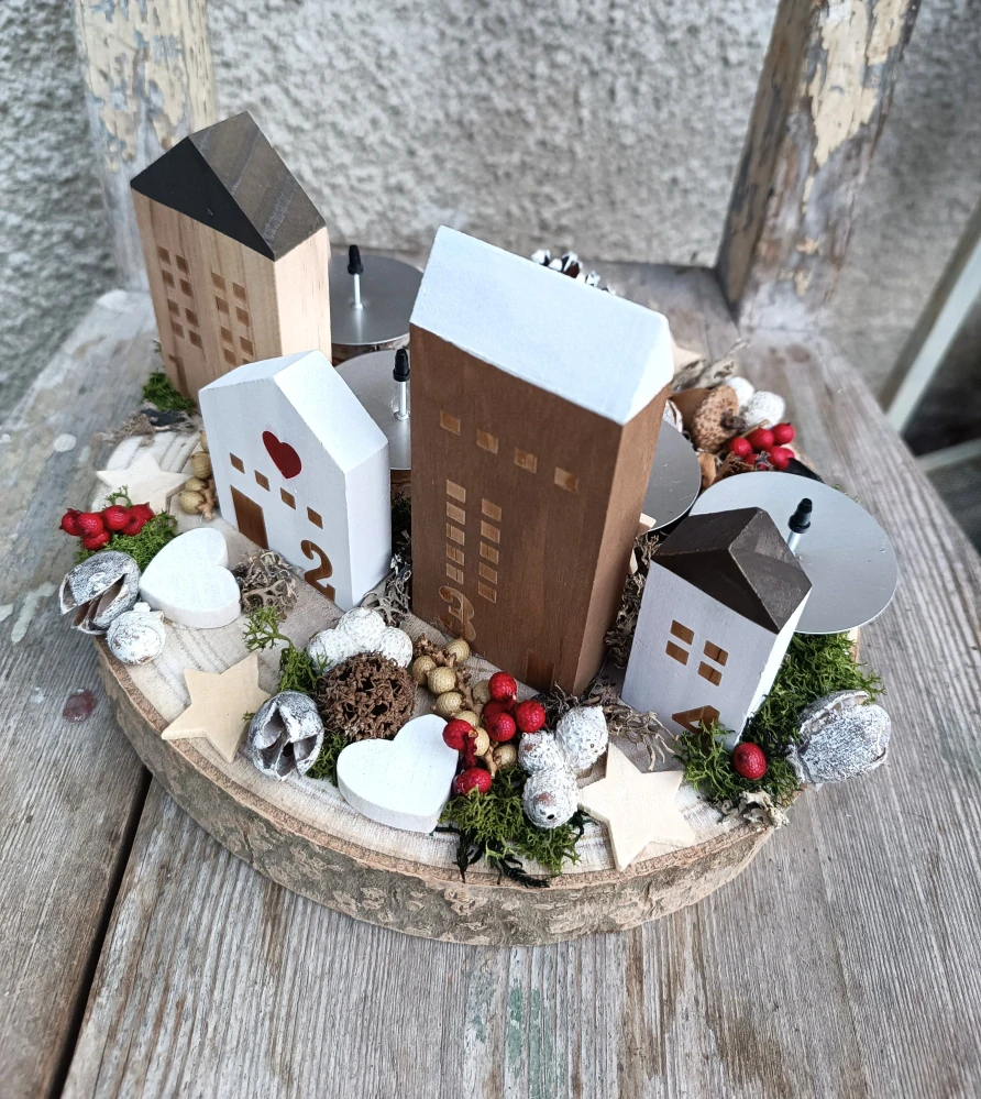 Adventní svícen s domečky, na dřevě