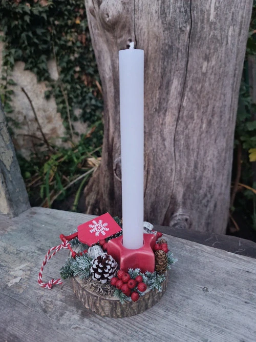 Vánoční svícen na kulatině 