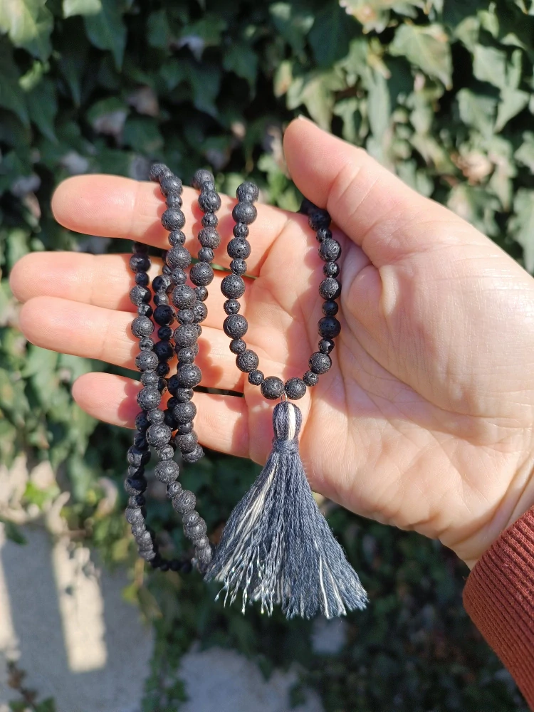 Dlouhý náhrdelník z lávy 