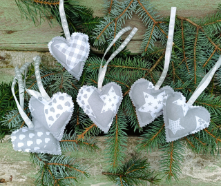 Šedobílé srdíčko 