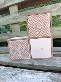 Dřevěný organizér