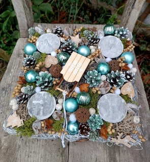 Čtvercový adventní svícen 