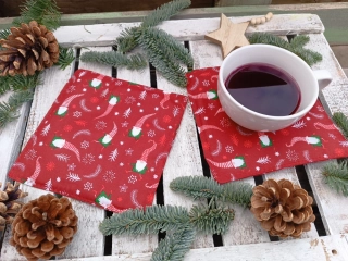 Trpaslíci na vínovém podkladu