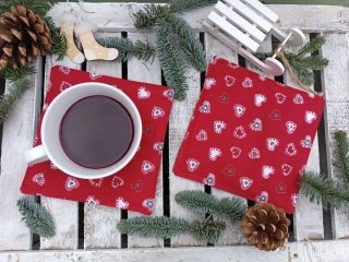 Srdíčka na červeném