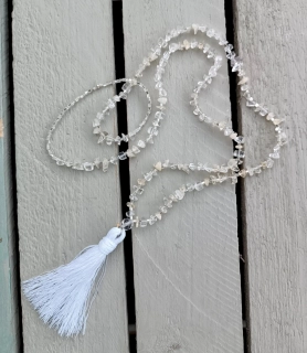 Křišťálový náhrdelník se střapcem