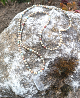 Náhrdelník s agalmatolitem a křišťálem