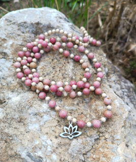 Náhrdelník z minerálů rodochrozitu