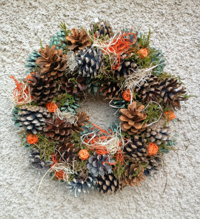 Podzimní věnec šiškový 