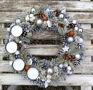 Adventní svícen na čajové svíčky 