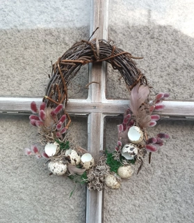 Křepelčí vajíčka v proutěném vajíčku 