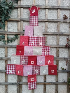 Adventní kalendář, kapsičkový / červený 